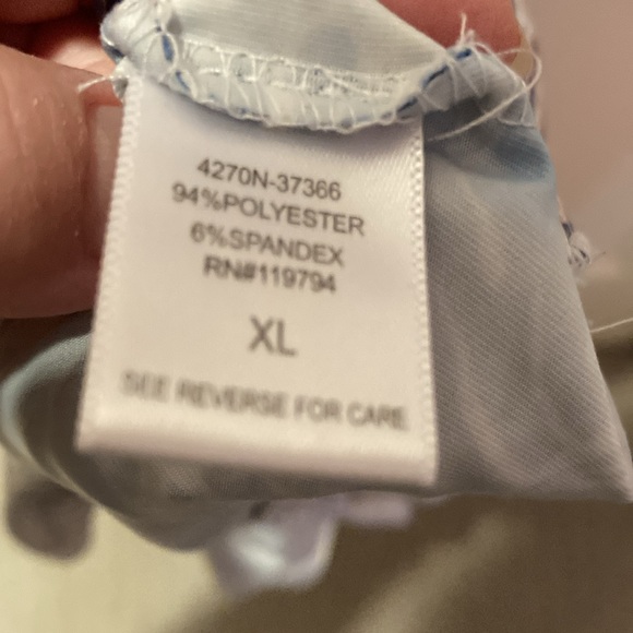 One world top with sparkle - Picture 4 of 5